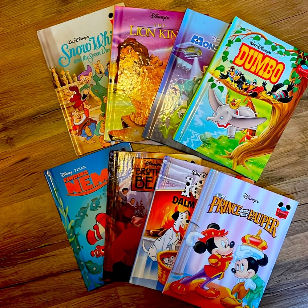 8 Disney books. Like new condition.